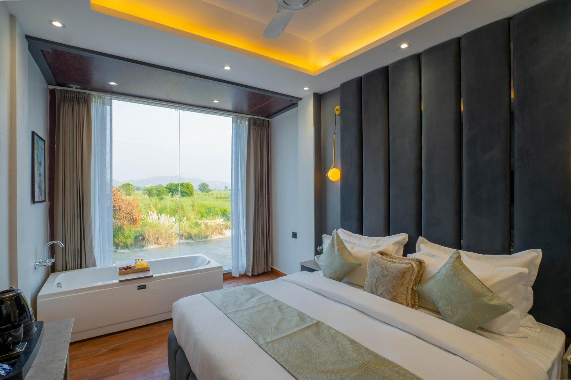 The Ganges Riverside Escape With A Private Ghat Haridwār Exterior photo