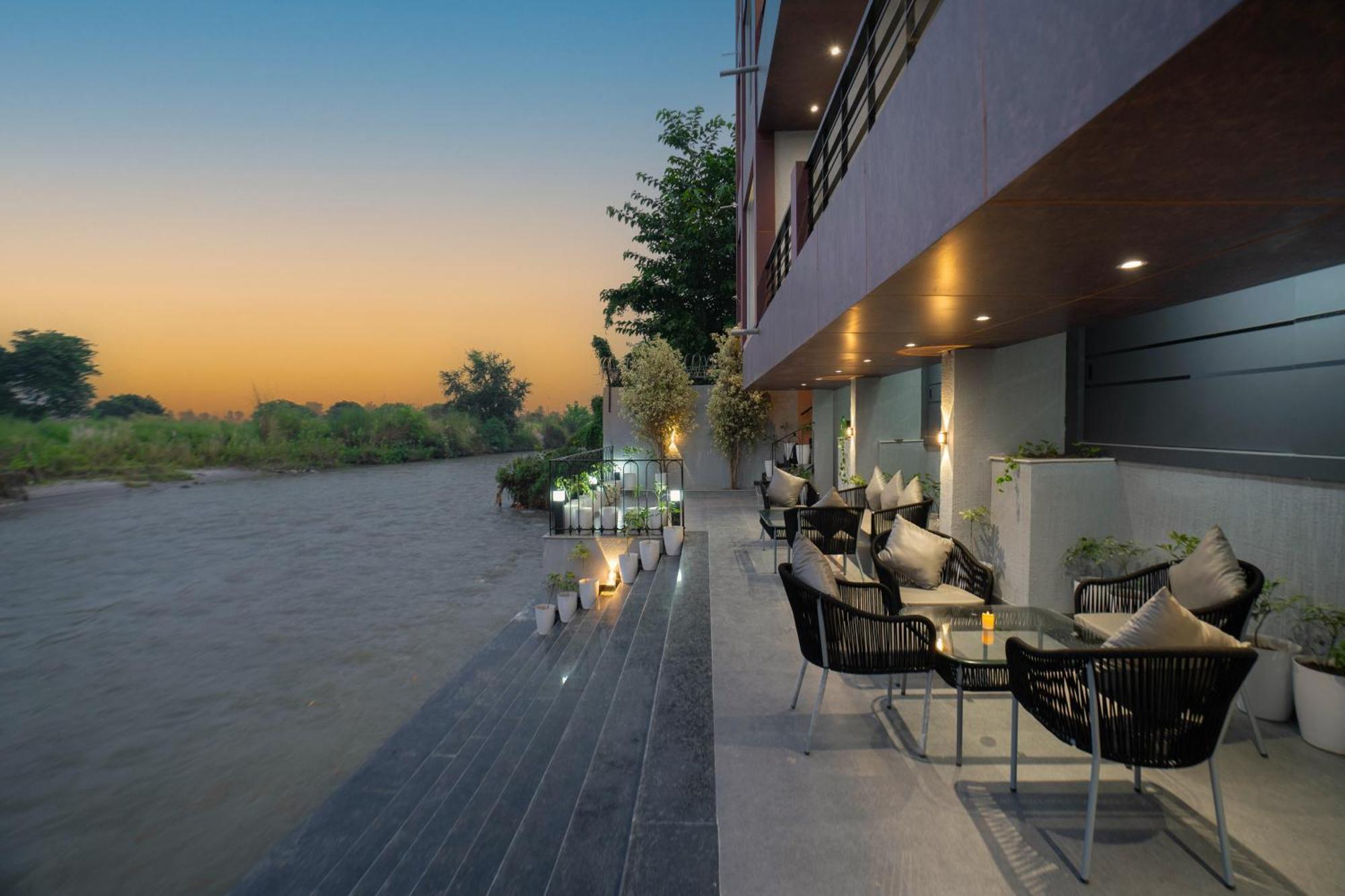 The Ganges Riverside Escape With A Private Ghat Haridwār Exterior photo